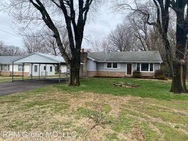 Main picture of 605 W Crestview St