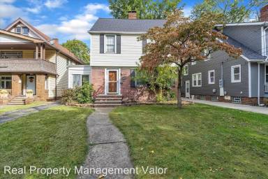 Main picture of 15212 Lydian Ave