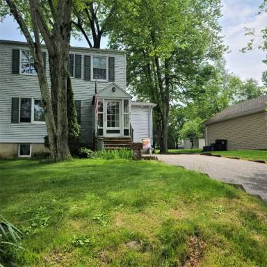 Main picture of 18 Washington Ave