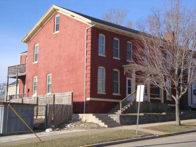 Main picture of 532 York St