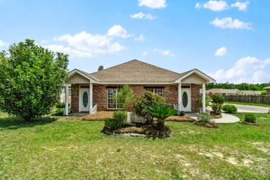 Main picture of 95 Hawthorne Dr
