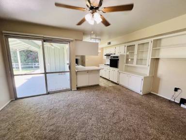 Main picture of 500 River Oaks Dr