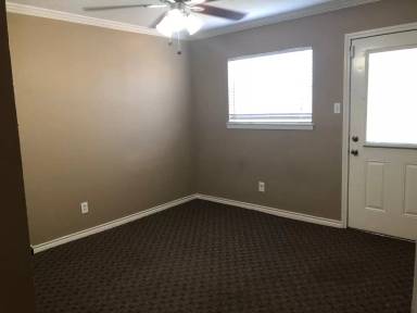 Main picture of 704 Chalet Ct