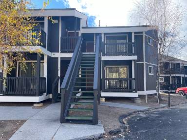 Main picture of 760 Blue Jay Rd