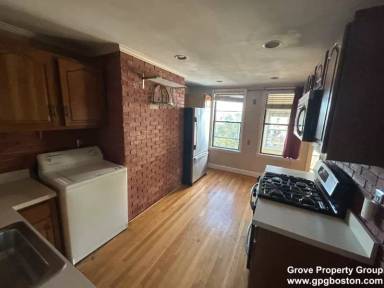 Main picture of 626 E 3rd St
