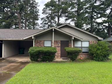 Main picture of 6207 Sandlin Ave