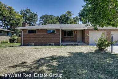 Main picture of 4570 Hoyt St