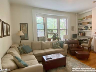 Main picture of 172 Commonwealth Ave