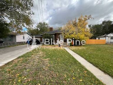 Main picture of 892 1/2 McKinley Avenue - 1/2