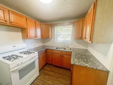 Main picture of 3704 SE 15th St