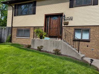 Main picture of 8520 Lakewood Ave