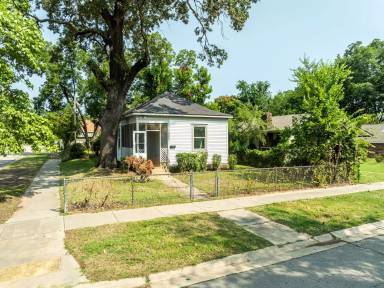 Main picture of 701 N 21st St