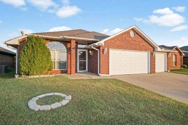 Main picture of 4200 Manhattan Dr