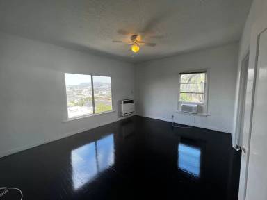 Main picture of 807 Hyperion Ave