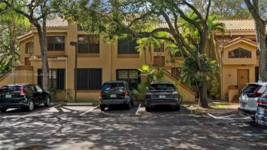 Main picture of 15533 Miami Lakeway N