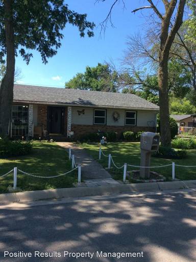 Main picture of 715 Anna Ave