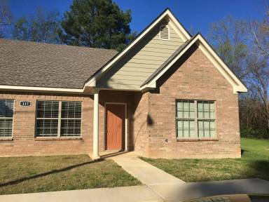 Main picture of 111 Pinebrook Pl