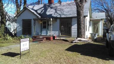Main picture of 2318 Kirby St