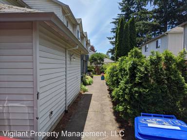 Main picture of 512 SE 155th Ave