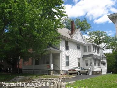 Main picture of 326 N Main St