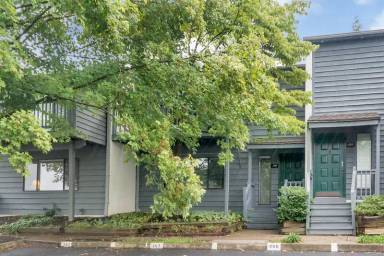 Main picture of 239 Harvest Dr