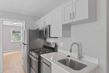 Main picture of 1953 19th Pl SE