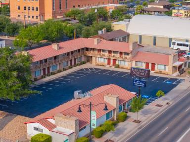 Main picture of 125 W Saint George Blvd