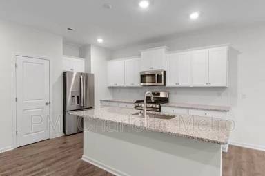 Main picture of 2808 Trinity St