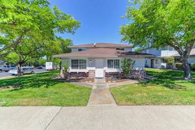Main picture of 229 Harding Blvd