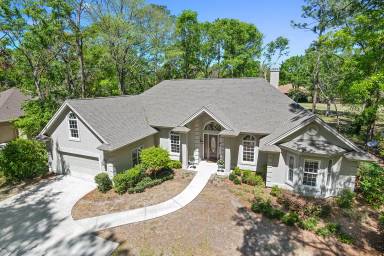 Main picture of 4 Sheldon Ln