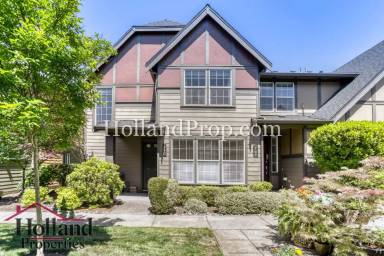Main picture of 770 NE 72nd Ave