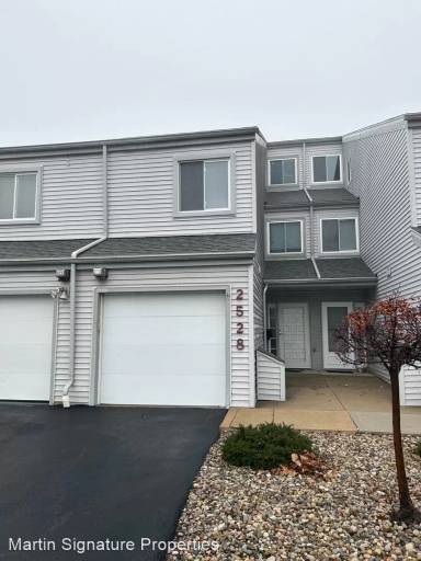 Main picture of 2528 W Village Dr