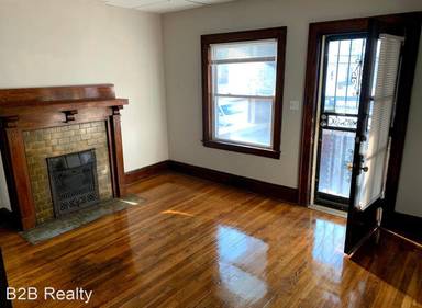 Main picture of 1321 W 85th St
