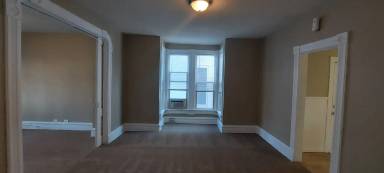 Main picture of 955 Burr St