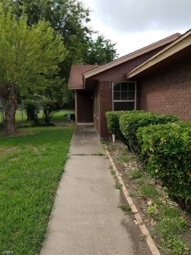 Main picture of 2116 Spicewood Dr