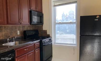 Main picture of 11 Gifford Ave