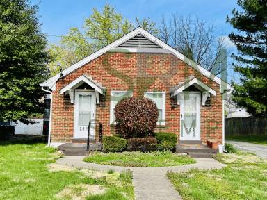 Main picture of 755 Brookline Ave