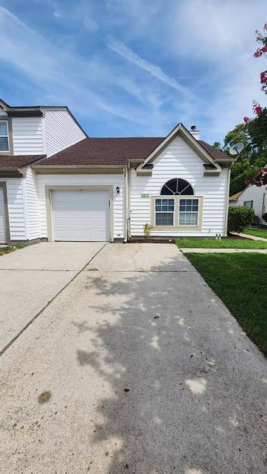 Main picture of 6219 Oakglen Dr