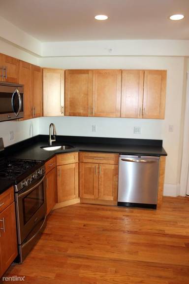Main picture of 20 Moraine St
