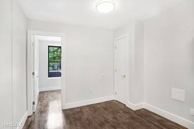 Main picture of 118 E 103rd St