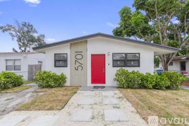 Main picture of 5701 SW 39th St