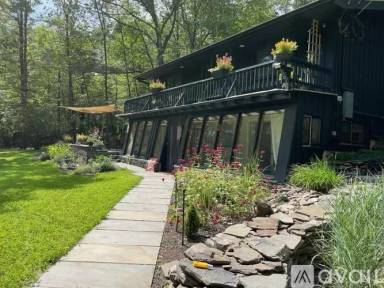 Main picture of 61 California Quarry Rd