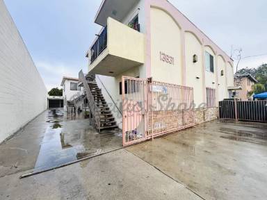 Main picture of 13631 Vanowen Apartments