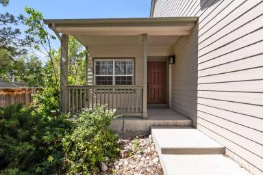 Main picture of 15726 Greenstone Ln