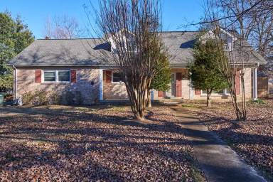 Main picture of 1716 Woodside Dr