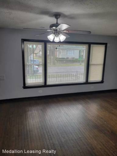 Main picture of 9441 S Loomis St