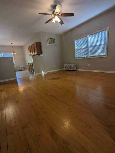 Main picture of 869 Geranium Ave E