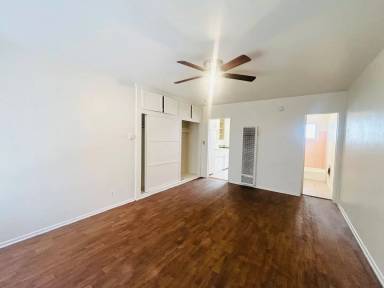Main picture of 1233 N Ardmore Ave