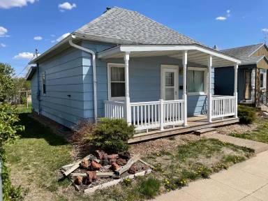 Main picture of 610 6th Ave W