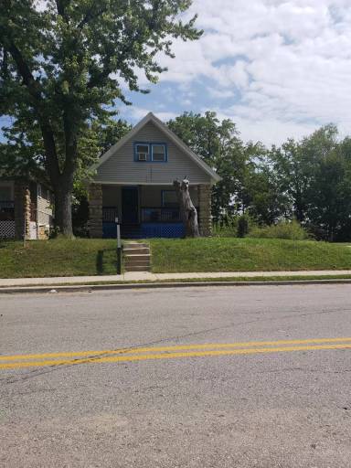 Main picture of 4027 Woodland Ave